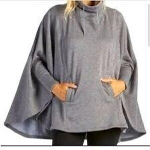 NWOT Ugg Pichot Poncho Lounge Cape